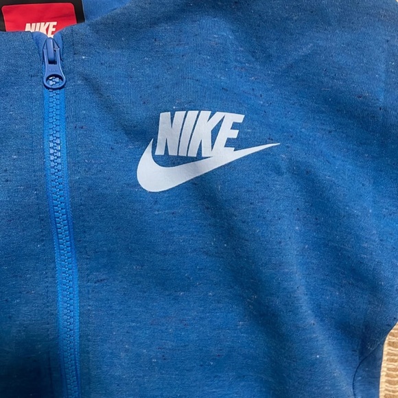 Nike tech fleece zip up jacket - Picture 2 of 3
